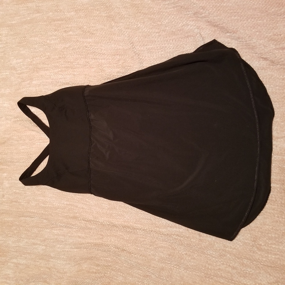 Lululemon sports tank with built in bra